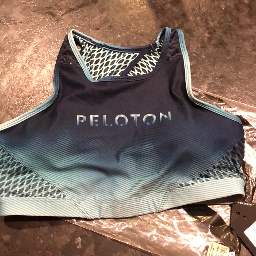 sports bra